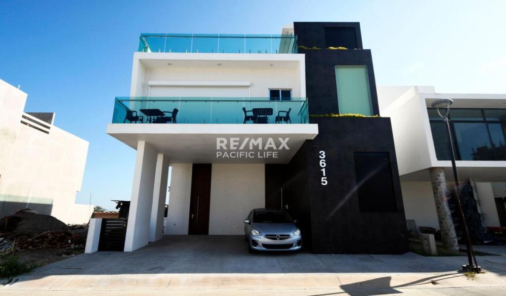 HOUSE FOR RENT AT PLAYA BRUJAS