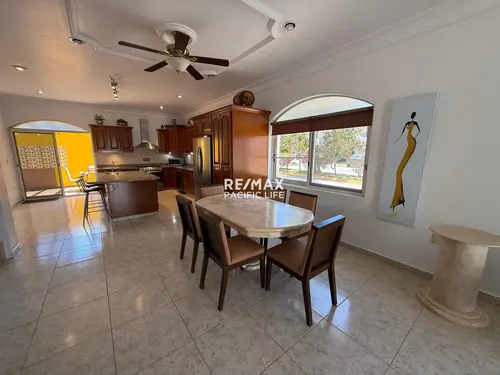 Casa en esquina en venta en Cerritos Resort, Mazatlán