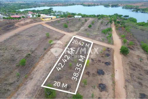 Terreno de 803 m² en venta en Campiña del Lago