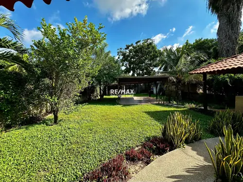Casa en venta con amplio terreno en El Walamo