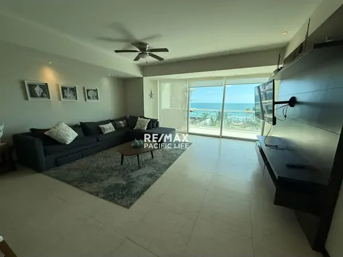 Condominio en renta frente al mar en Península Mazatlán