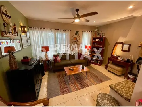 Casa de 4 recámaras en venta en Playa Sur, Mazatlán
