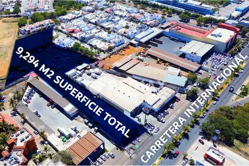Propiedad comercial en venta con locales y bodegas