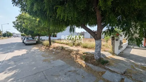 357 m² Commercial Lot for Lease in Real del Valle