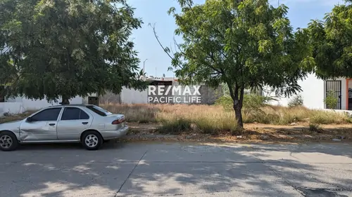 357 m² Commercial Lot for Lease in Real del Valle