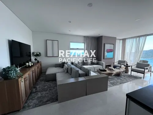 Penthouse for Sale in Camino al Mar