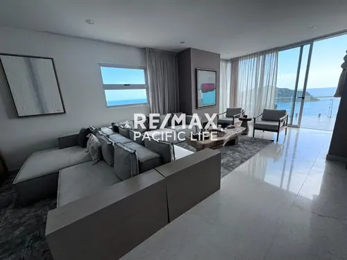 Penthouse for Sale in Camino al Mar