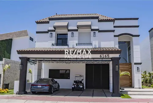 Casa en venta frente al lago en Marina Campo de Golf