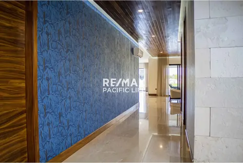 Casa en venta frente al lago en Marina Campo de Golf