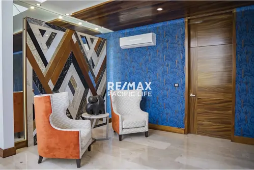 Casa en venta frente al lago en Marina Campo de Golf