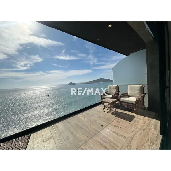 Condominio en venta en Torre Catania con vista al mar