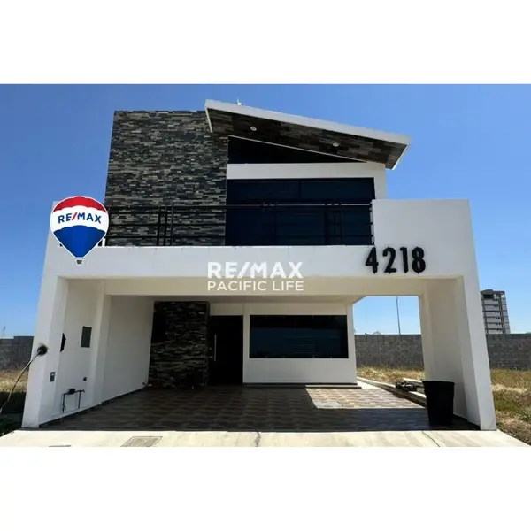 Casa nueva de lujo en venta en Las Abas Residencial