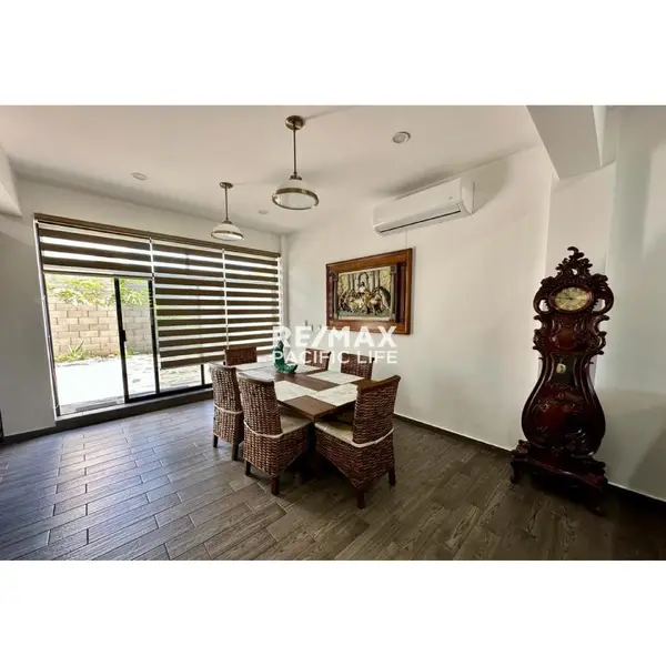 Casa nueva de lujo en venta en Las Abas Residencial