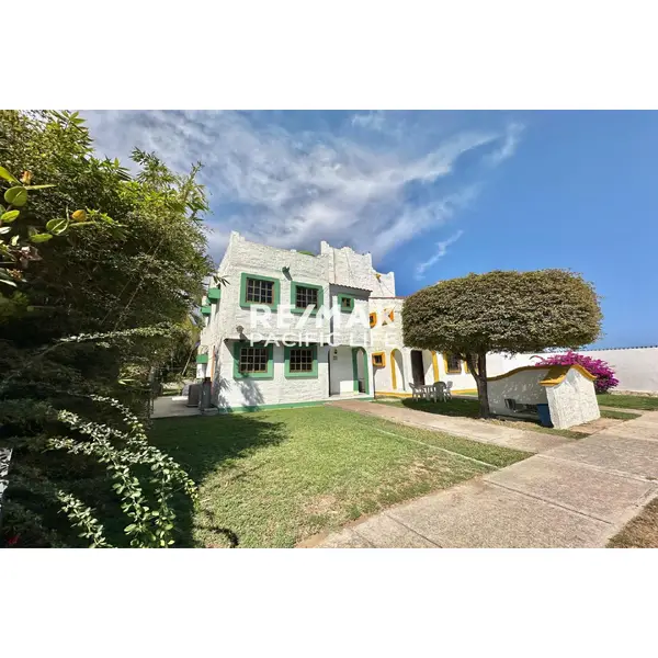 Casa en venta en Quintas del Mar con roof y albercas