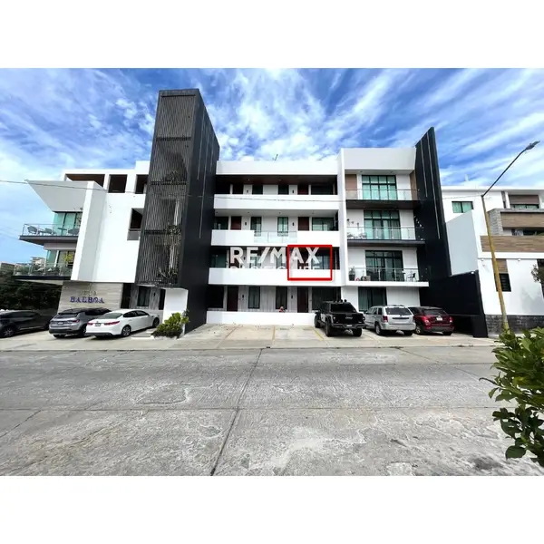 Condominio amueblado de 2 recámaras en Isla Balboa