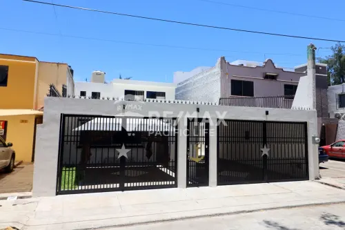 Casa con 2 departamentos en Playa Sur, Mazatlán