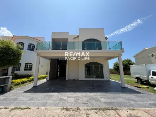 Casa de 4 recámaras en Club Real para personalizar
