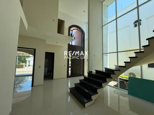 Casa de 4 recámaras en Club Real para personalizar