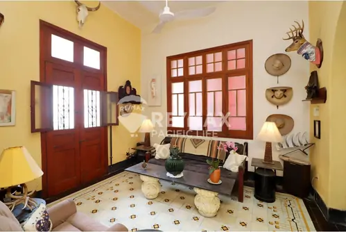 Casa dúplex en venta en el Centro Histórico de Mazatlán