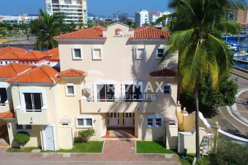 Casa en renta con vista a la marina en La Isla Mazatlán