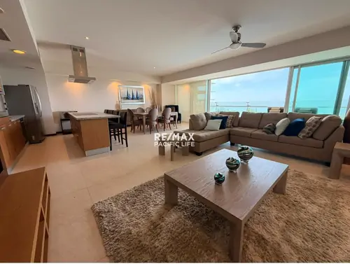 Condominio en renta frente al mar en Península Mazatlán
