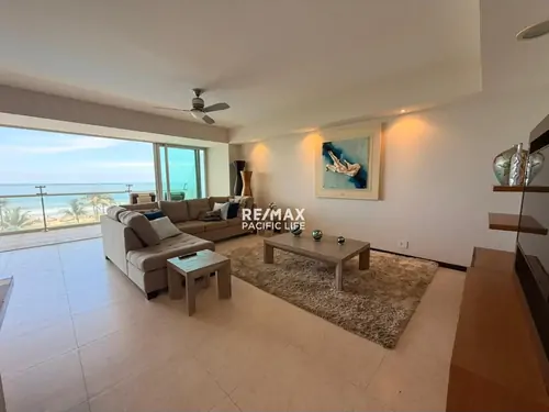 Condominio en renta frente al mar en Península Mazatlán