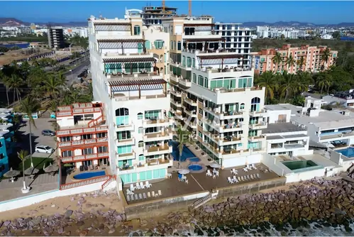 Condominio amueblado en venta en Tiara Sands 308