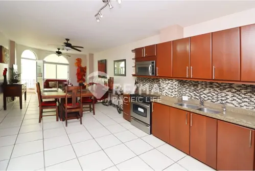 Condominio amueblado en venta en Tiara Sands 308