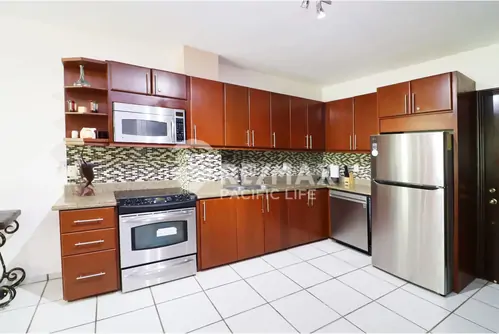Condominio amueblado en venta en Tiara Sands 308