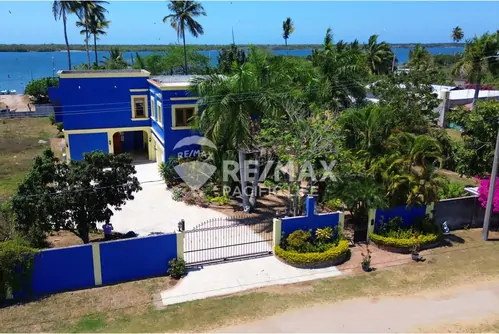 Casa con vistas al mar en venta en Teacapán, Sinaloa