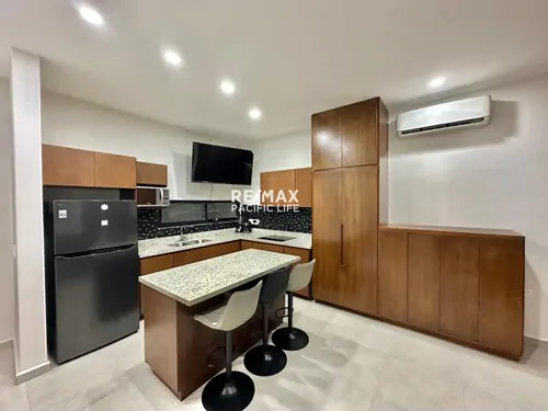 Condominio en venta en La Perla Coastal Condos