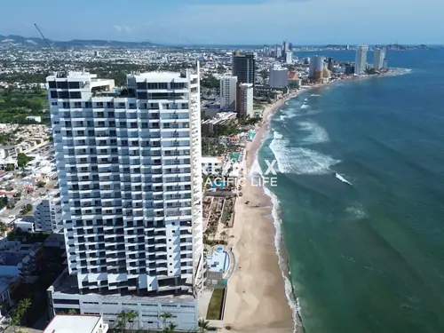 Condo en venta en Élevé Beach Tower Condos