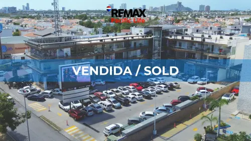 Local comercial en venta en Plaza El Encanto Marina