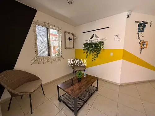 Casa con negocio de hospedaje en Sábalo Country