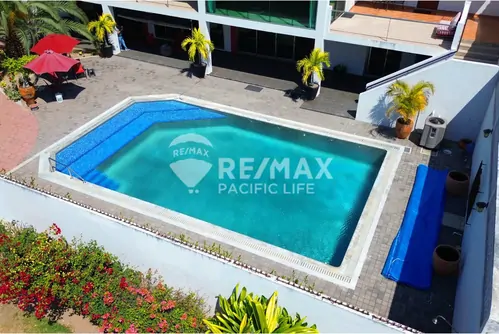 Casa en venta en Teacapán con 6 suites y piscina